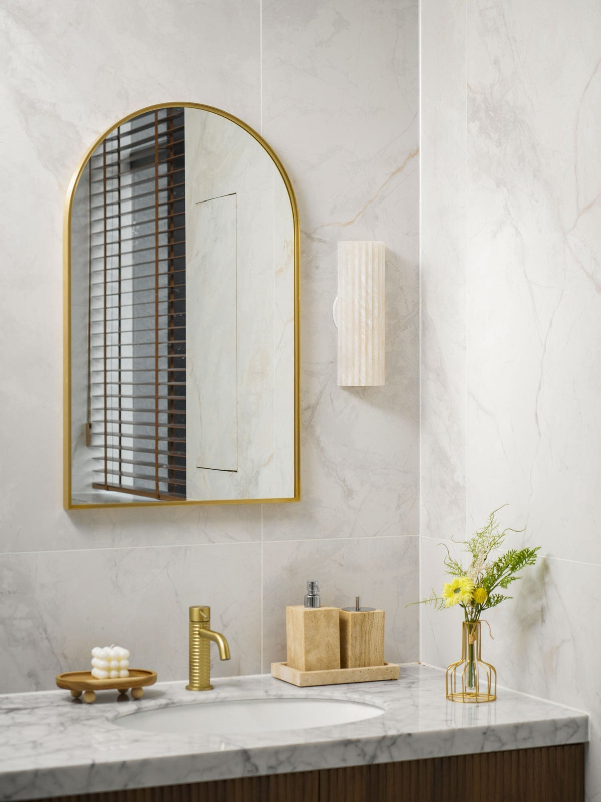Orcarion Alabaster Wall Lamp - Hey Lighting