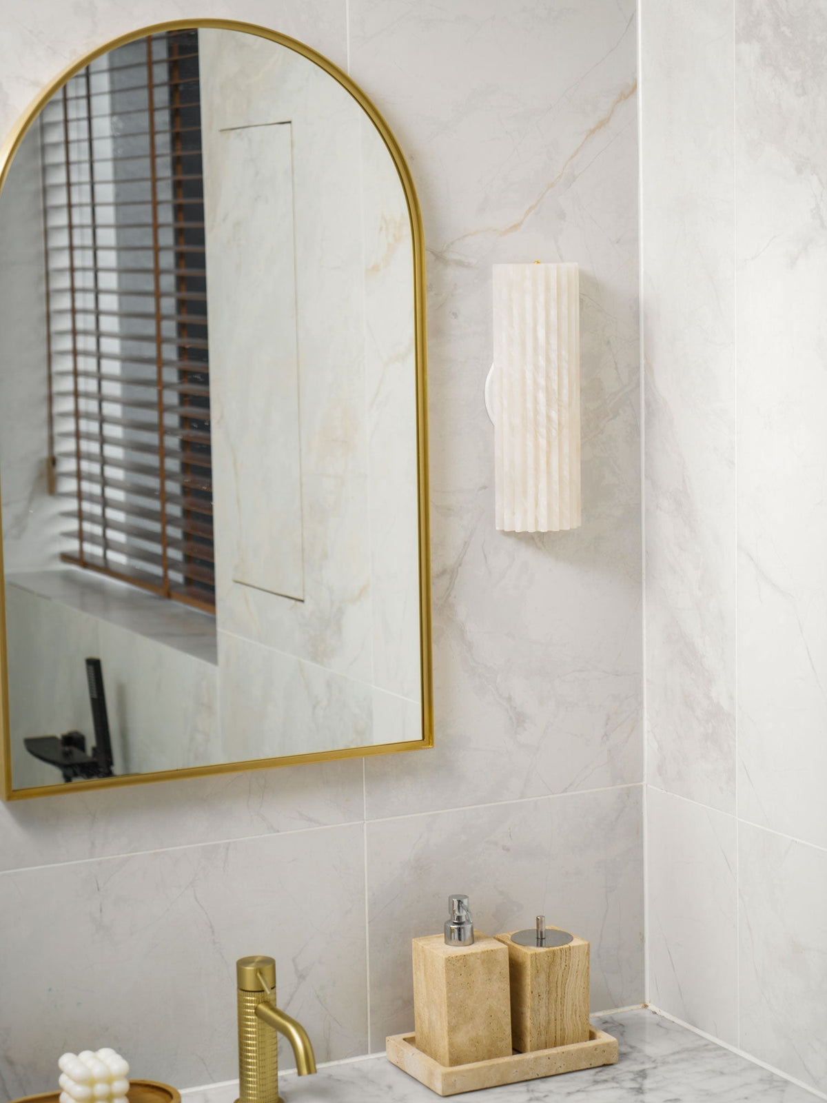 Orcarion Alabaster Wall Lamp - Hey Lighting
