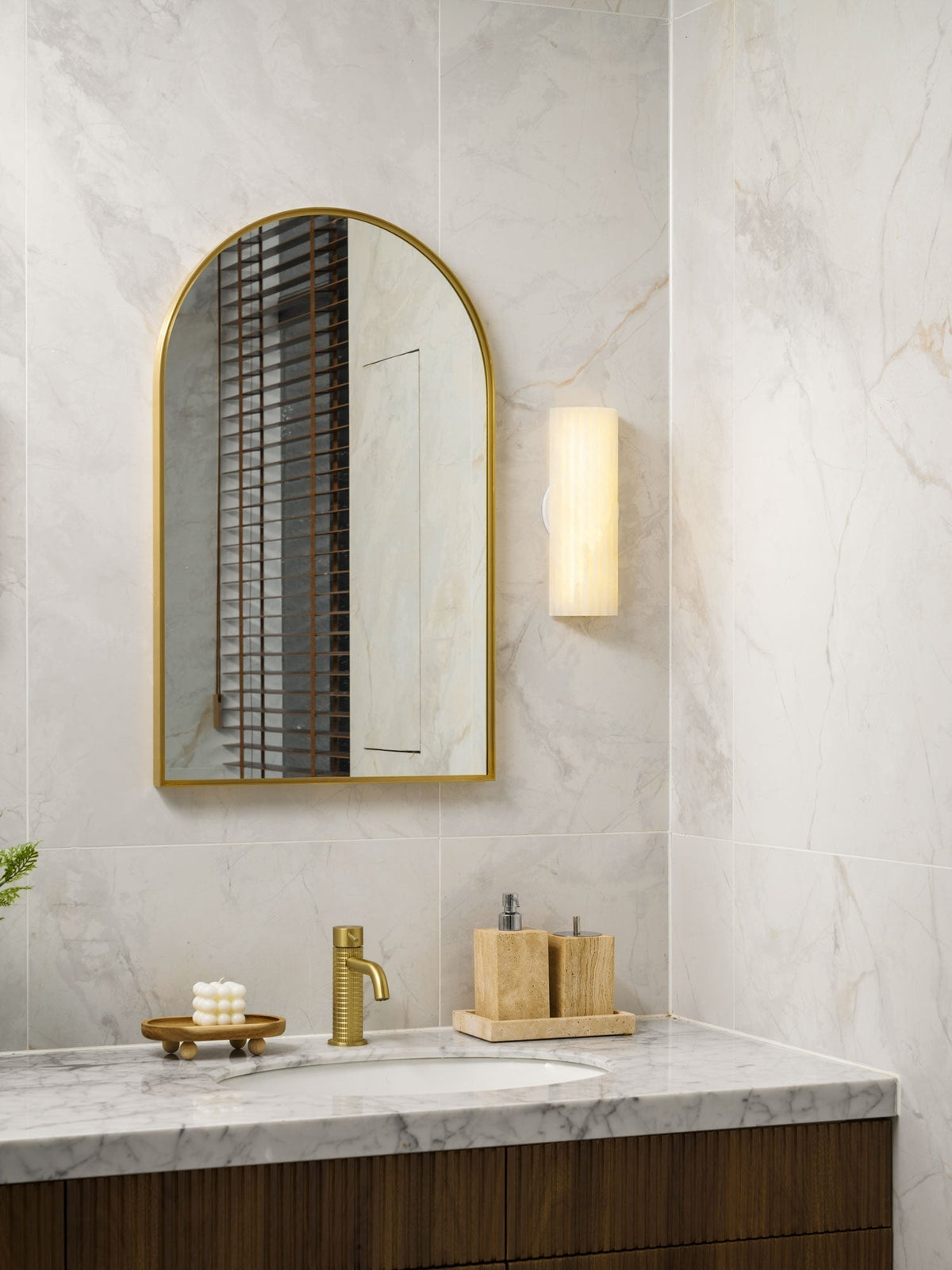 Orcarion Alabaster Wall Lamp - Hey Lighting
