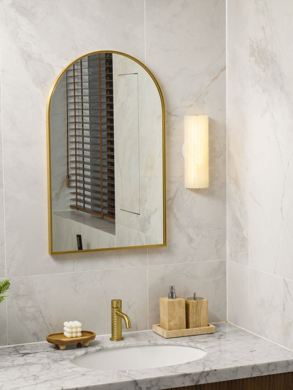 Orcarion Alabaster Wall Lamp - Hey Lighting