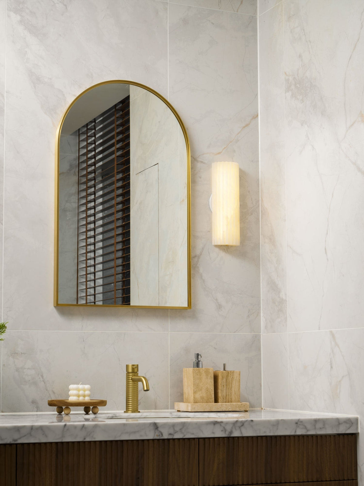 Orcarion Alabaster Wall Lamp - Hey Lighting