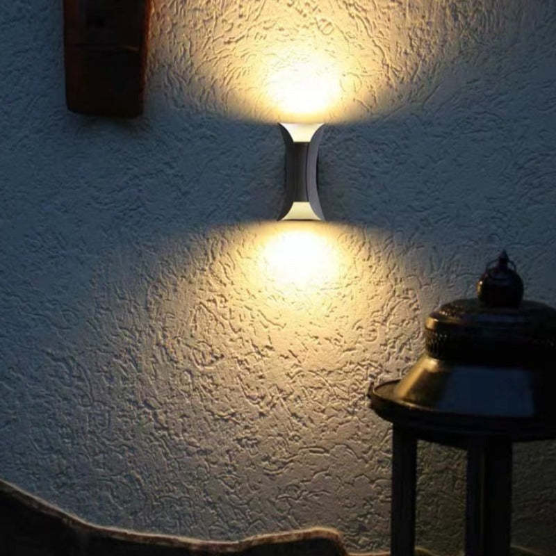 Noxel Curved Outdoor Wall Mounted Led Lamp - Hey Lighting